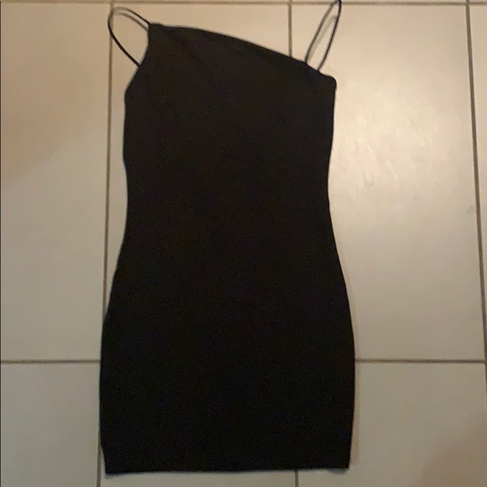 cute black dress!!